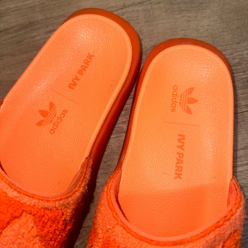 Adidas x Beyoncé Ivy Park ‘Screaming Orange’ (GX1196) Slides Size: 4 - Picture 5 of 9